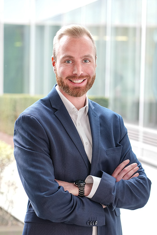 Marius Janning Portrait Versicherung Wind